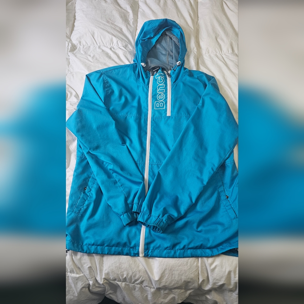 Bench Windbreaker